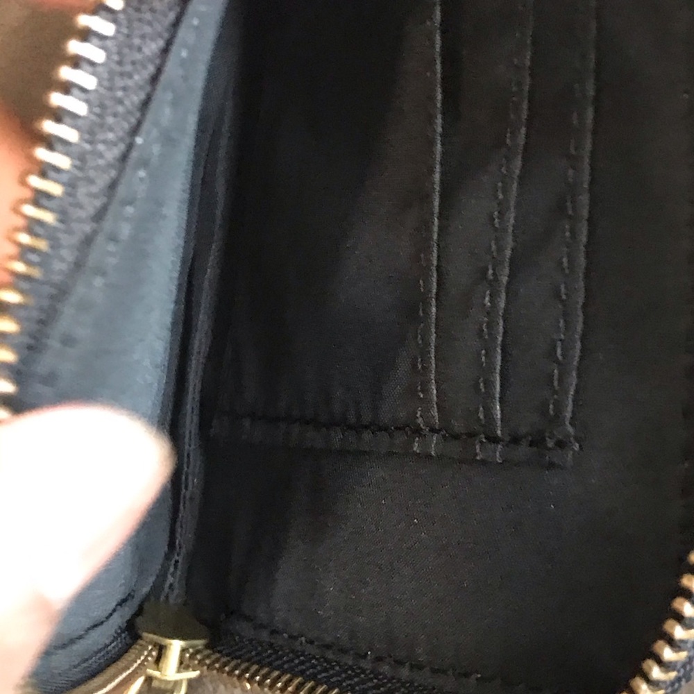 Fossil Tara Genuine Leather Tassel Wristlet - Picture 7 of 8